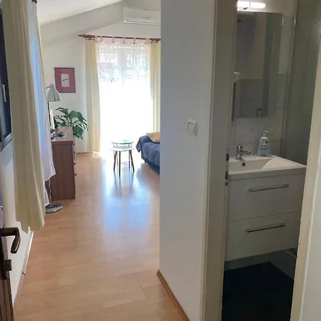 Apartment Tena With Private Parking