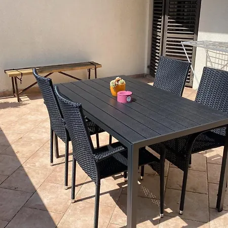 Tena With Private Parking * Pula