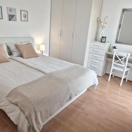 Tena With Private Parking *