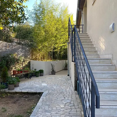 아파트 Tena With Private Parking