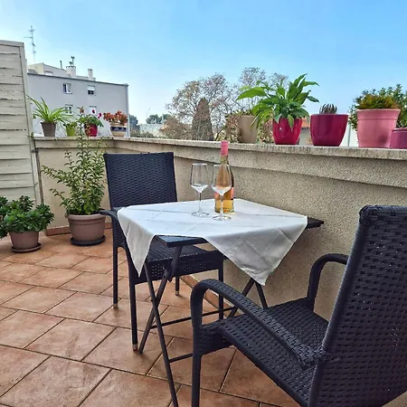 Tena With Private Parking * Pula