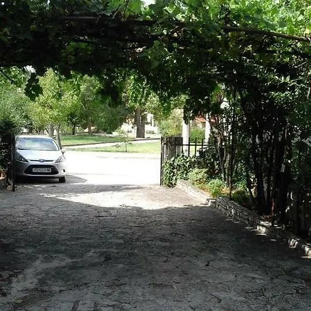 Tena With Private Parking Apartmán