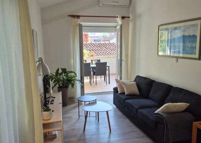 Daire Tena With Private Parking *