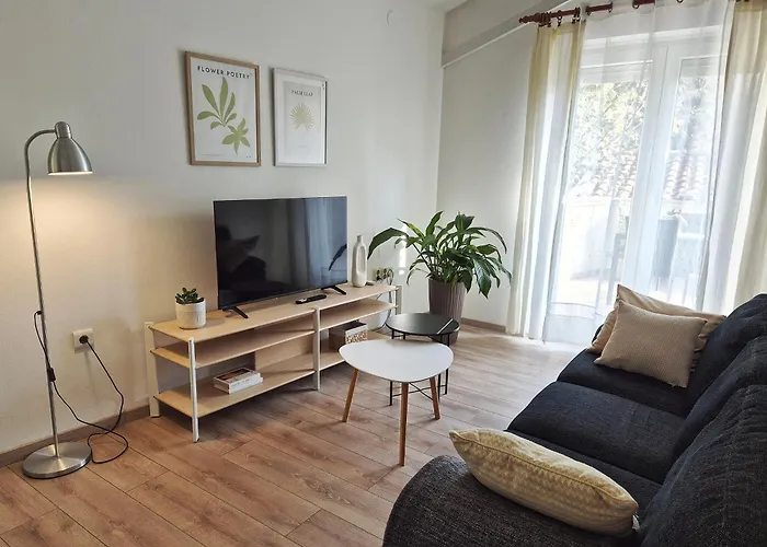 Tena With Private Parking