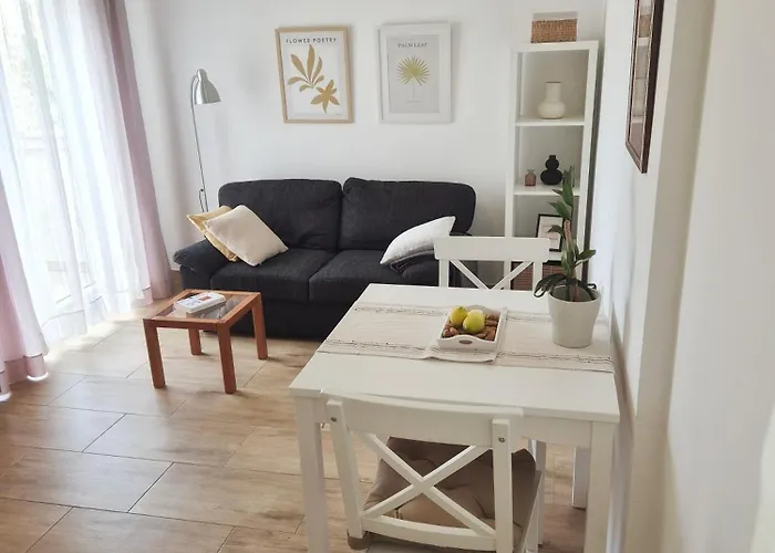 Tena With Private Parking 아파트