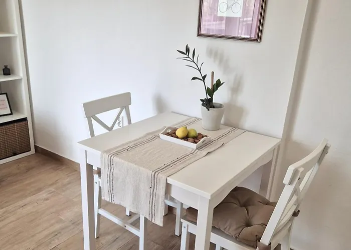 Daire Tena With Private Parking *