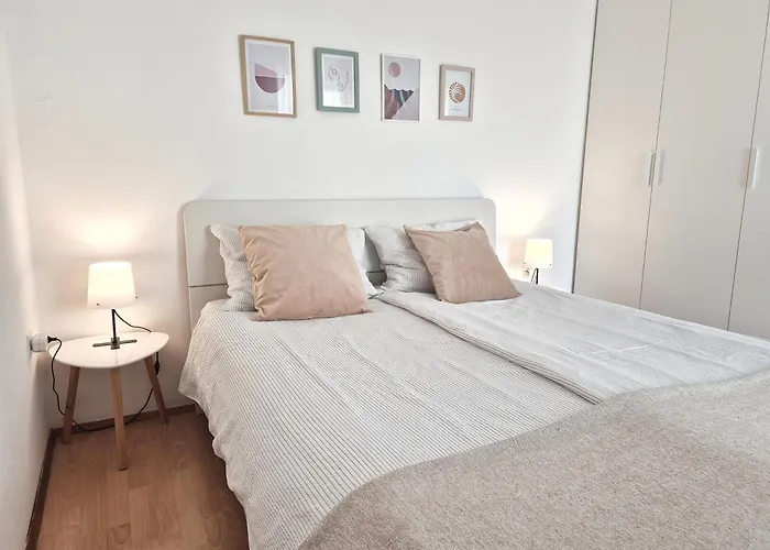 Tena With Private Parking * 풀라