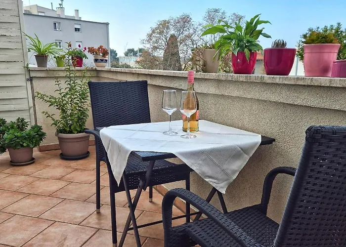 Tena With Private Parking * Pula