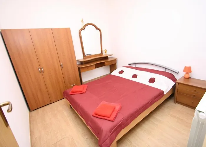 Tena With Private Parking 아파트