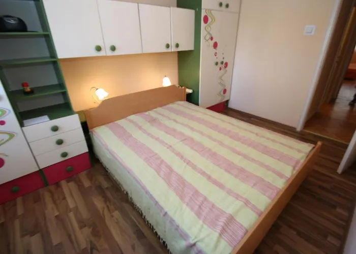 Tena With Private Parking Daire Pula