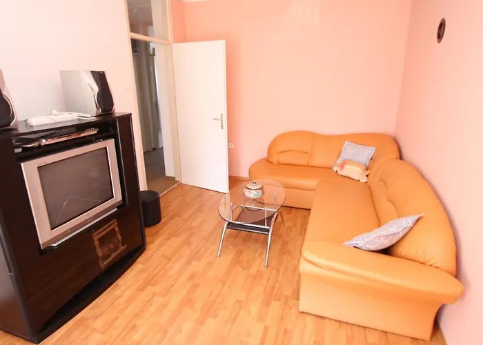 아파트 Tena With Private Parking 풀라