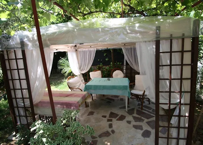 Tena With Private Parking 아파트 *