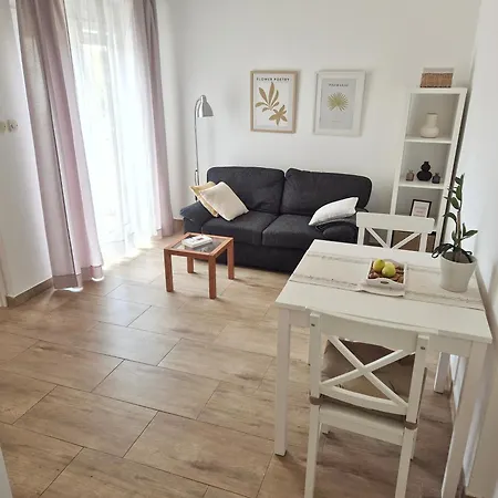 Apartament Tena With Private Parking