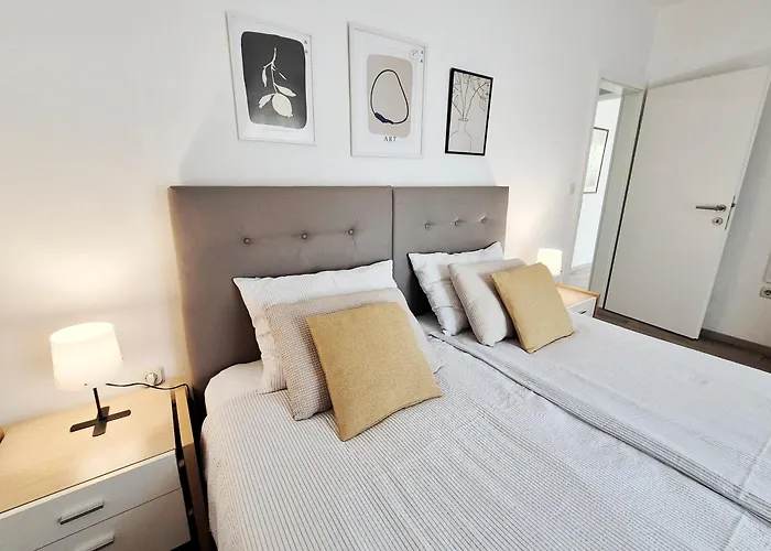 Tena With Private Parking Apartman