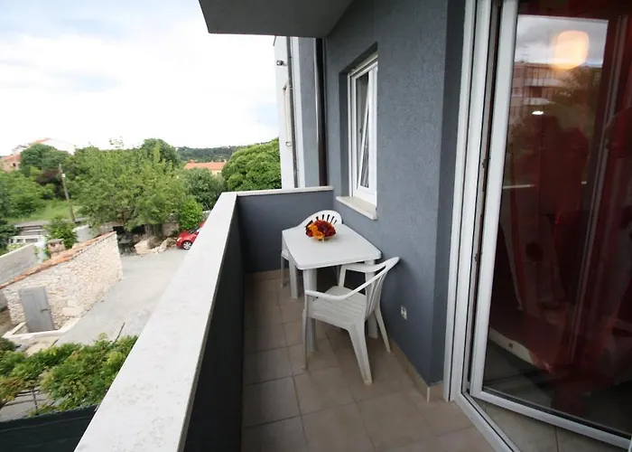 Tena With Private Parking Apartman *