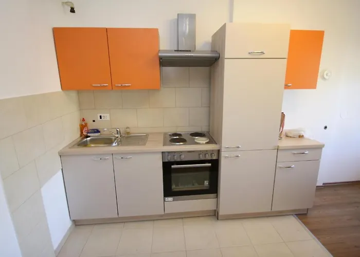 Tena With Private Parking Apartman