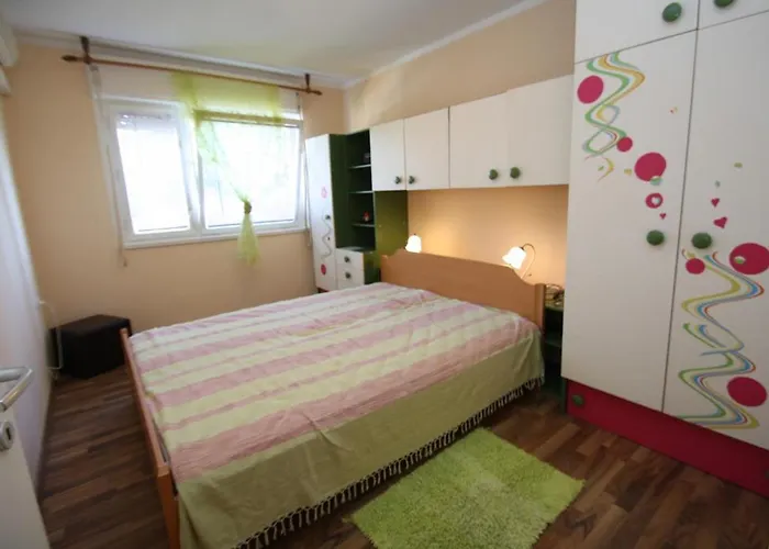 Tena With Private Parking Apartman *