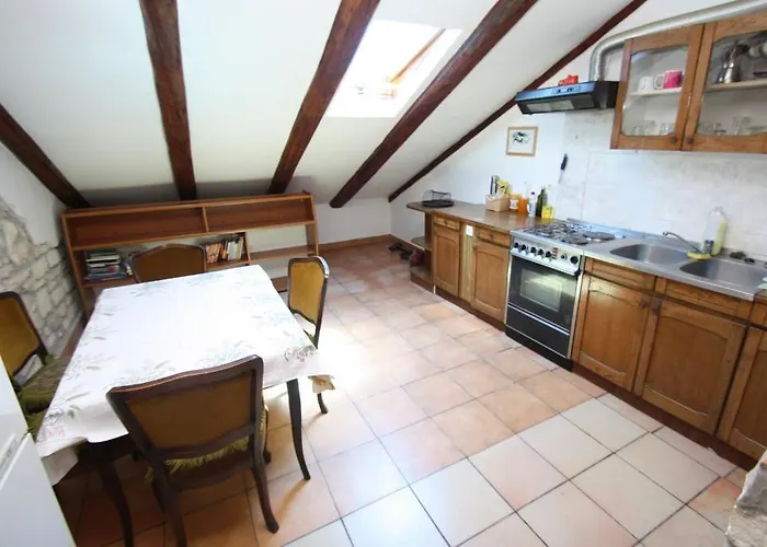 Tena With Private Parking *