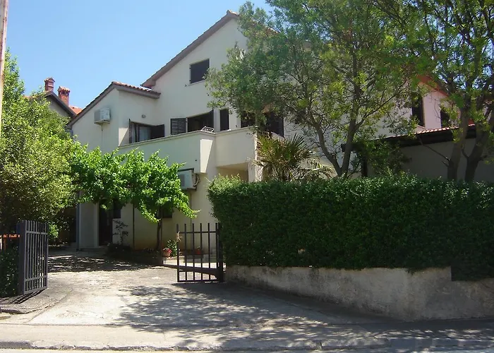 Apartman Tena With Private Parking