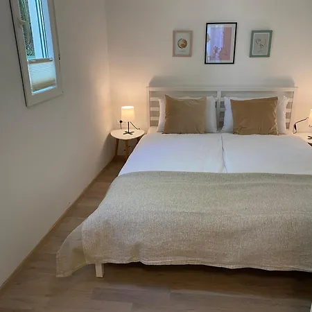 アパート Tena With Private Parking プーラ