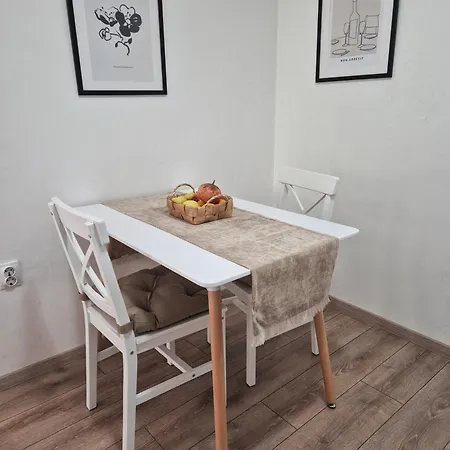 Tena With Private Parking プーラ